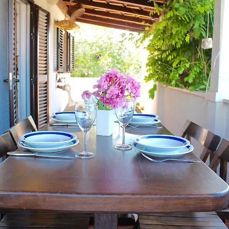 Lorena - Charme Homes * Sutivan